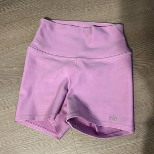ALO YOGA PINK BIKE SHORTS